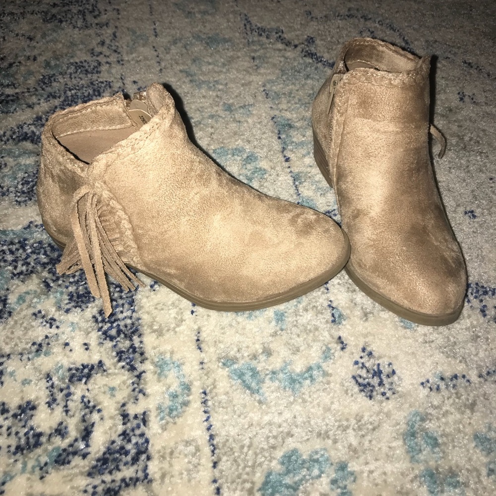 Girls Tan Booties w/ Fringe